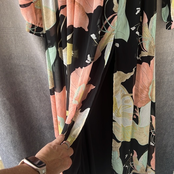 Lulu's Maxi Dress Size medium Black Floral Print Long Sleeves Lined - Picture 6 of 8